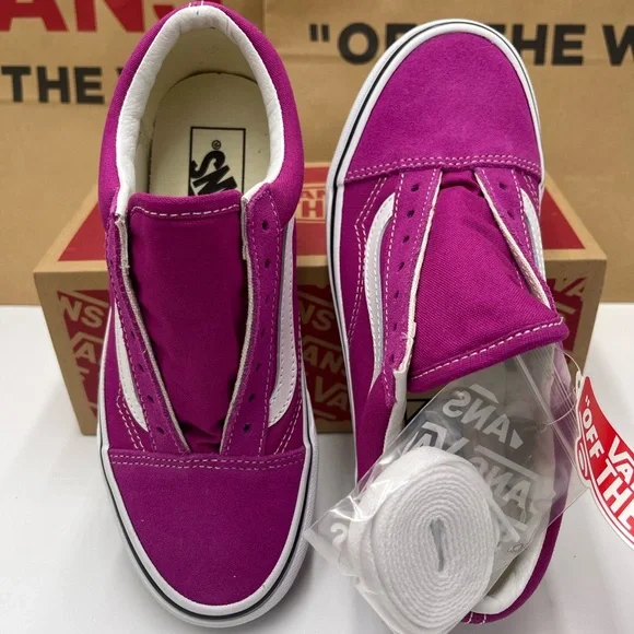 Vans Men’s Old Skool
Fuchsia Red/True White Sneakers 
VN0A5KRF8ZV - Picture 15 of 16